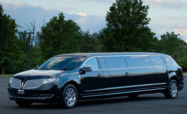   Lincoln MKT Limousine Service in Rochester, MN